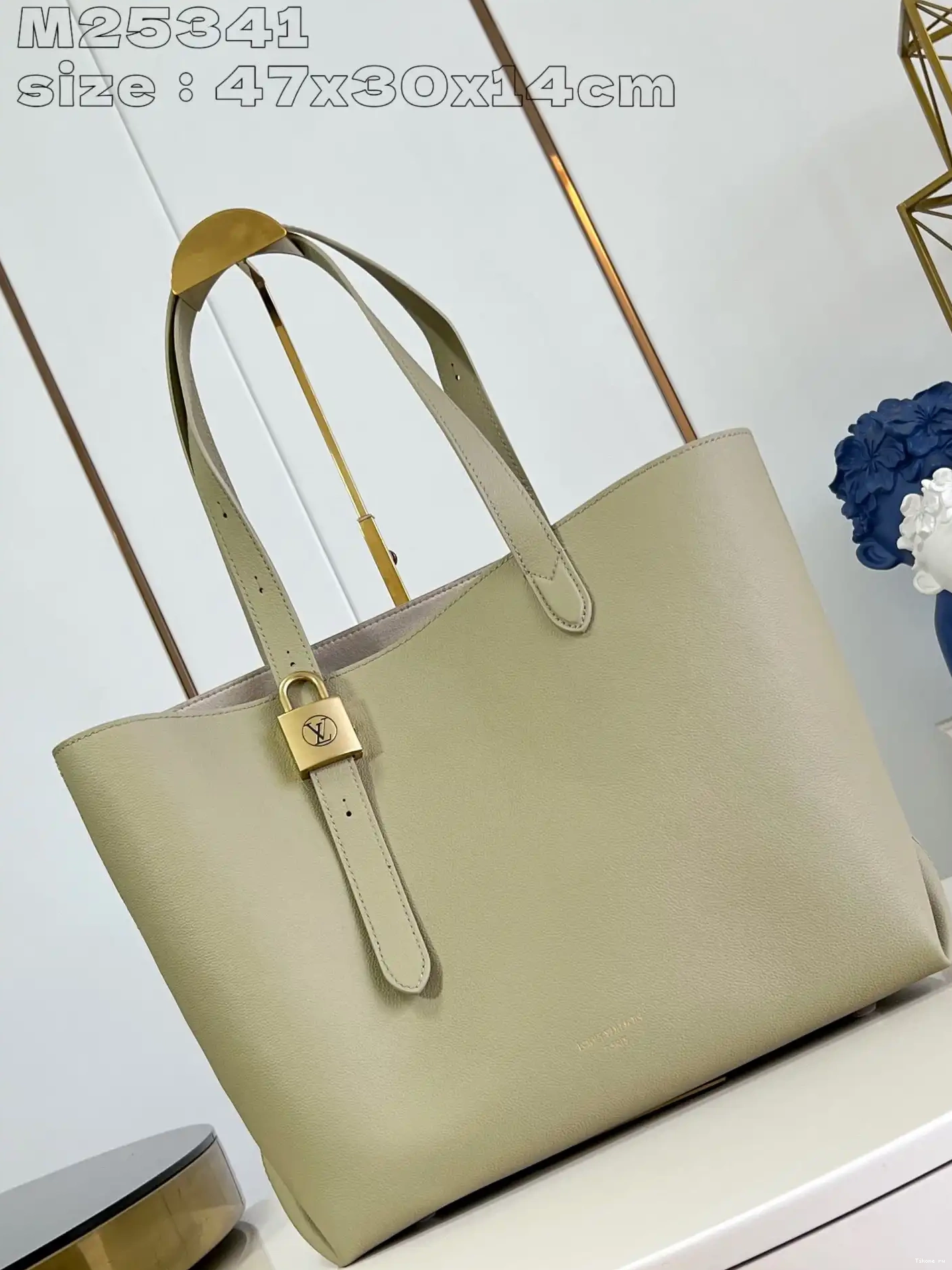 MM-47*30*14CM Cabas LOUIS VUITTON Low Key 0501